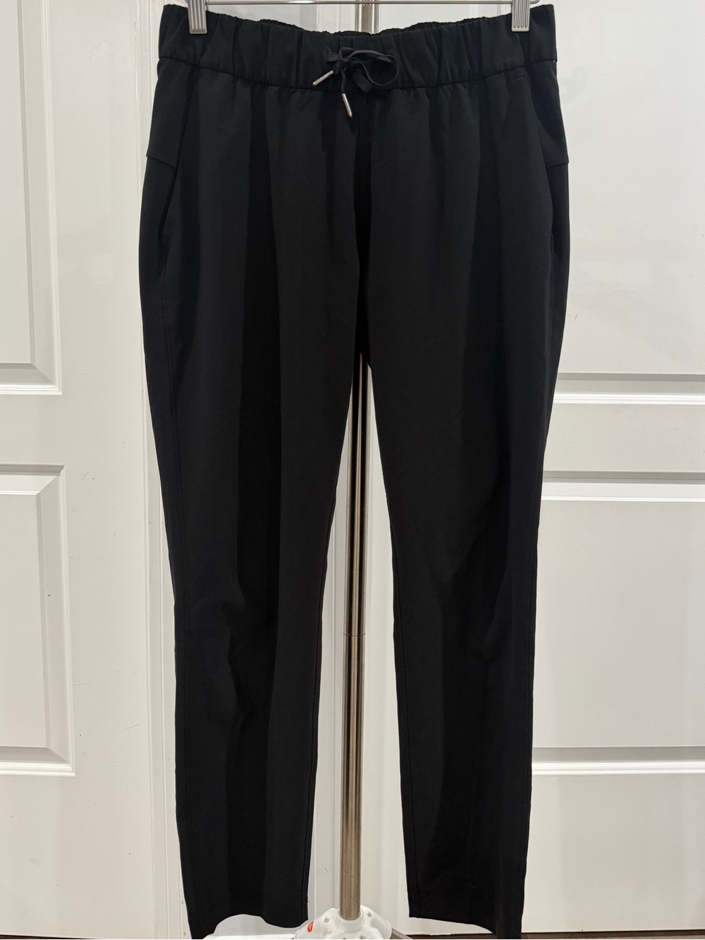 Lululemon On the Fly Pant Women 6 Black Luxtreme Drawstring Tapered